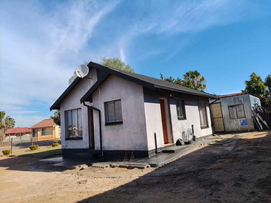 2 Bedroom Property for Sale in Mogwase North West
